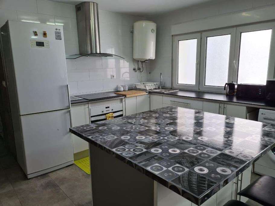 A Un Paso De La Playa, Amplio Apartamento Хихон Екстериор снимка